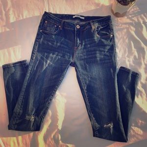 Size 29 distressed skinny jean/jegging.